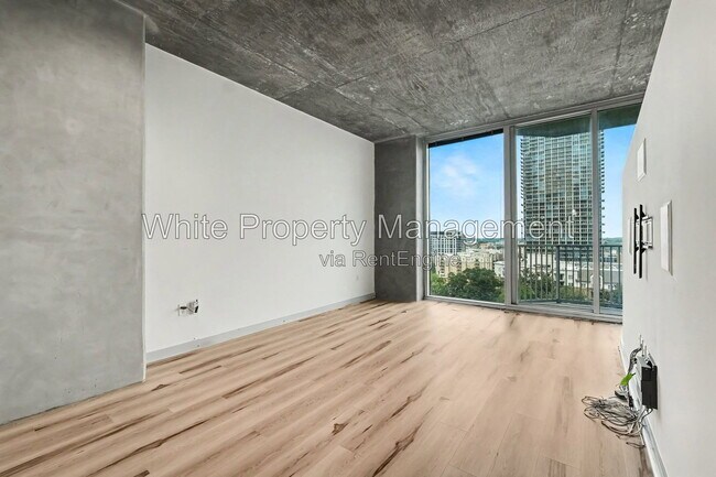Foto del edificio - 210 N Church St
