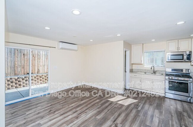 Foto del edificio - 895 Alveda Ave