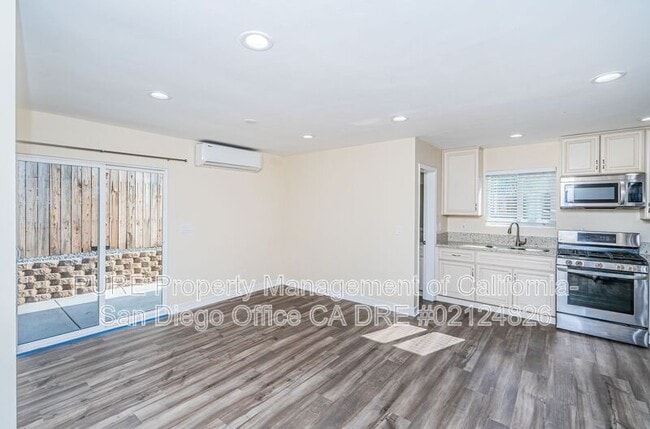 Building Photo - 895 Alveda Ave