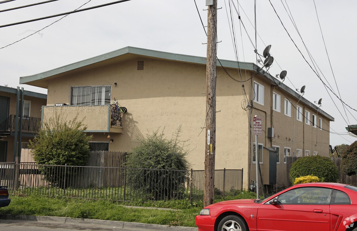 Foto del edificio - 26945 Tyrrell Ave