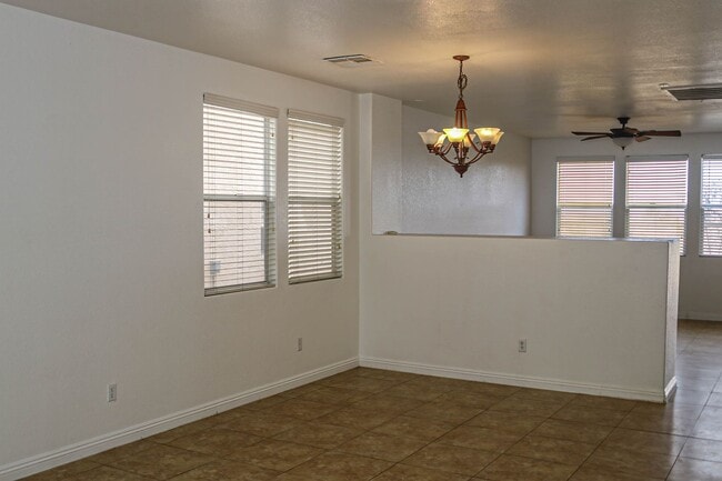 Building Photo - 132 Cadrow Castle Ct