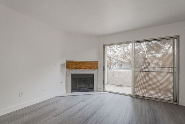 Building Photo - 3060 Tarpon