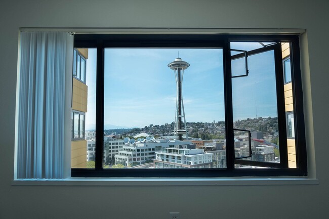 Building Photo - Skye at Belltown