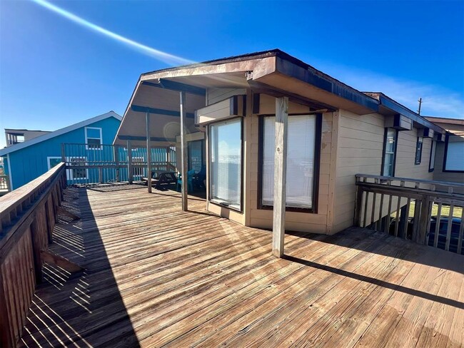 Building Photo - 21425 Gulf Dr