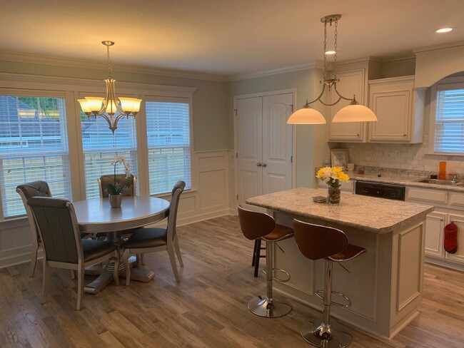 Building Photo - Beautiful 4-Bedroom Home with Fenced Yard ...