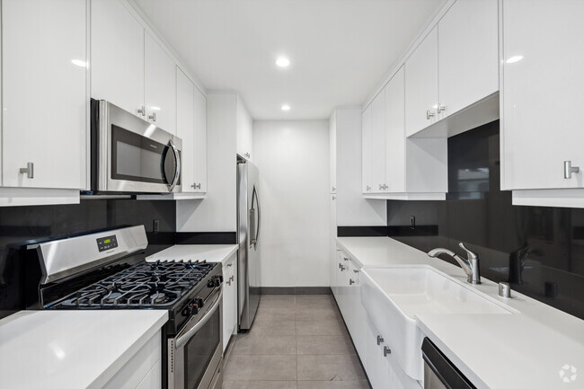 1BR, 1BA - 1,000SF - Kitchen - Sherman Oaks Riviera