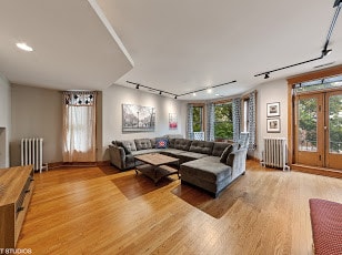 Living room - 3638 N Fremont St