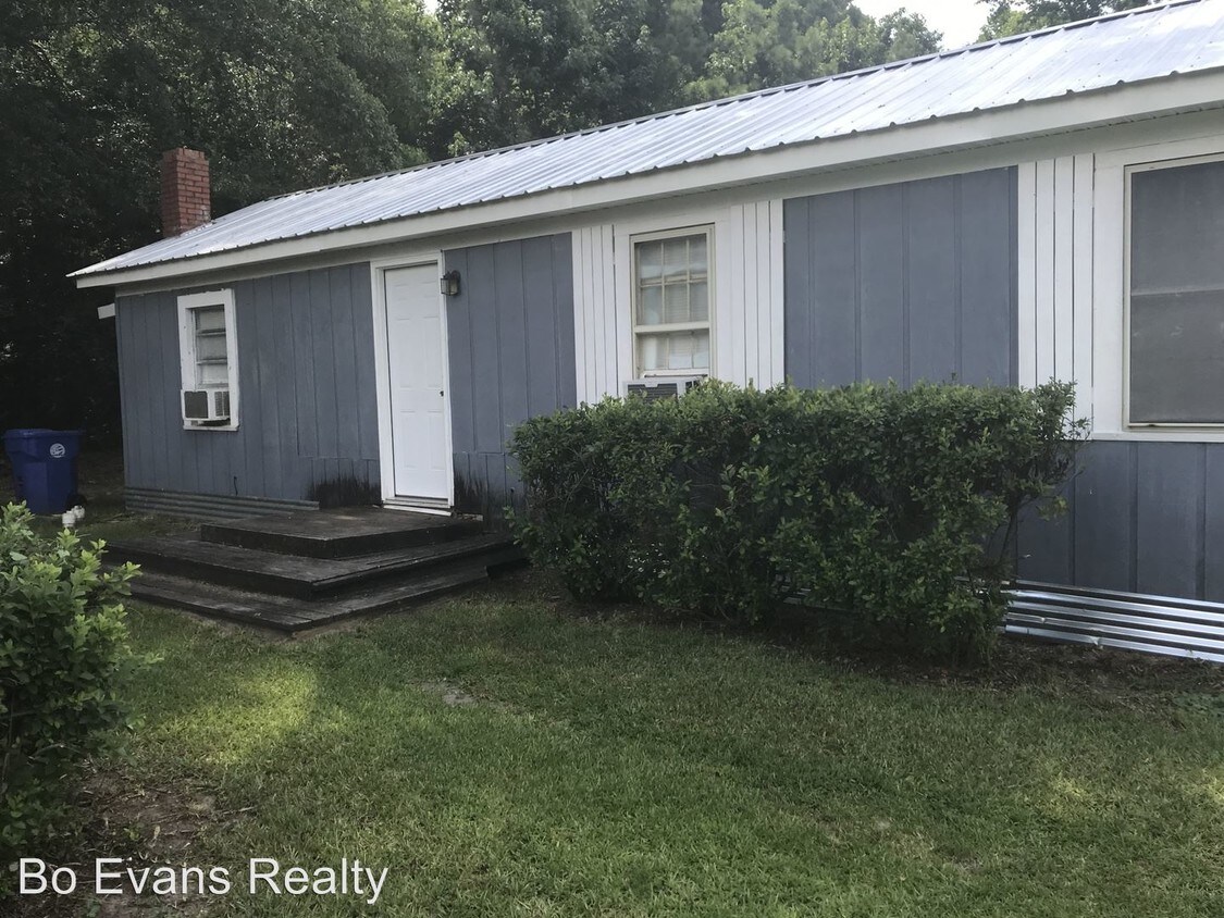 Primary Photo - 2 br, 1 bath House - 646 Washington Ferry Rd