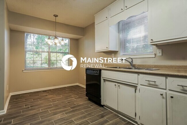 Building Photo - 3 Bedroom Pet-Friendly Home in BESSEMER, AL with Main Street Renewal