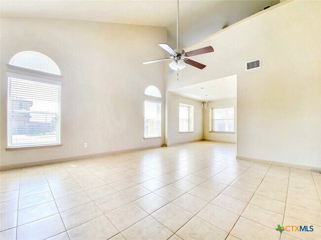 Building Photo - 723 Spectrum Dr