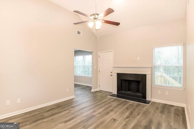Building Photo - 1286 Live Oak Terrace