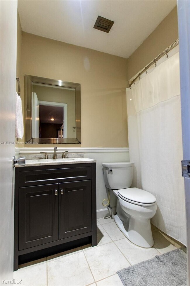 Foto del edificio - 3 br, 2.5 bath Townhome - 4576 SW 139th Ct