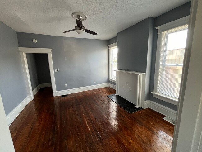 Foto del edificio - 1247-1249 E Long St