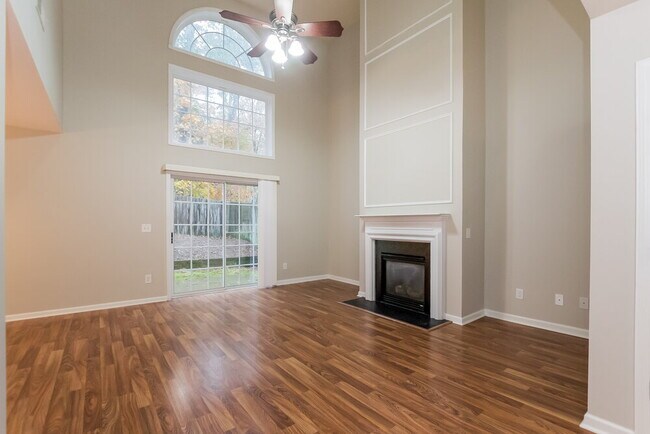 Foto del edificio - 203 Highland Falls Dr
