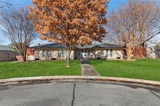 Building Photo - 609 Lake Ridge Dr