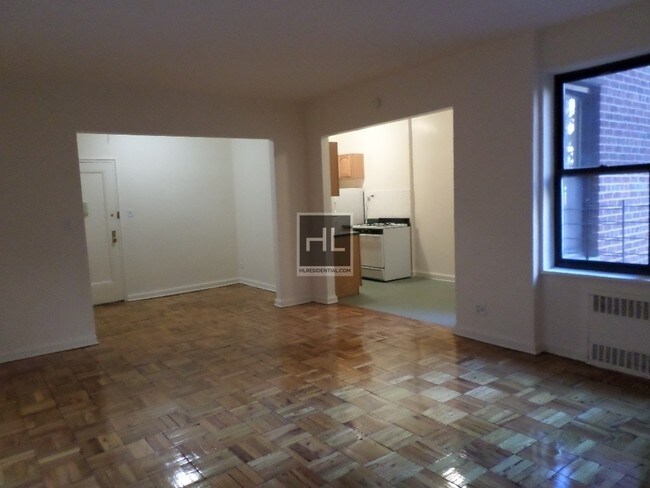 Foto del edificio - 74-10-74-35 35th Ave