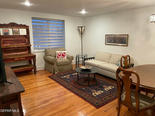 Building Photo - 1415 N Ochoa St