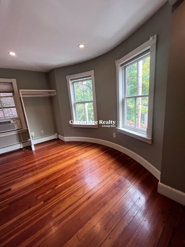 Foto del edificio - 151 Highland St