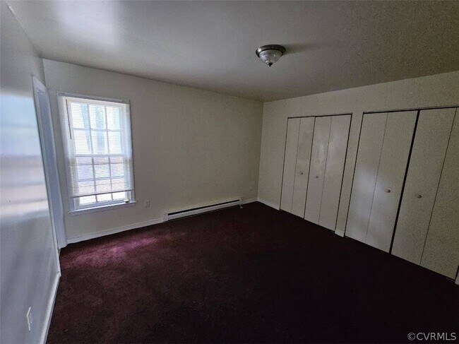 Building Photo - 15609 Silvertree Ln