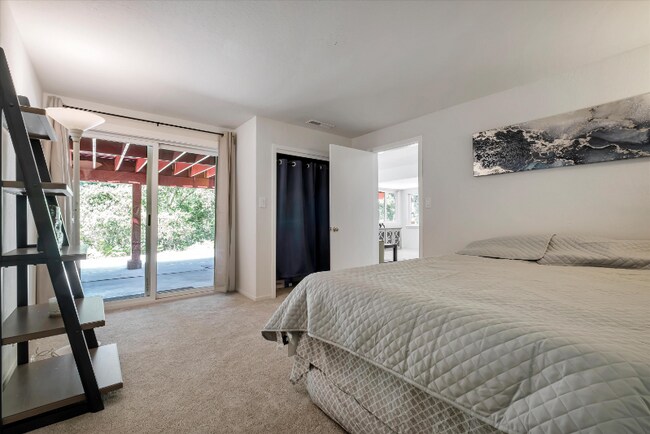 Foto del edificio - 25610 Soquel San Jose Rd