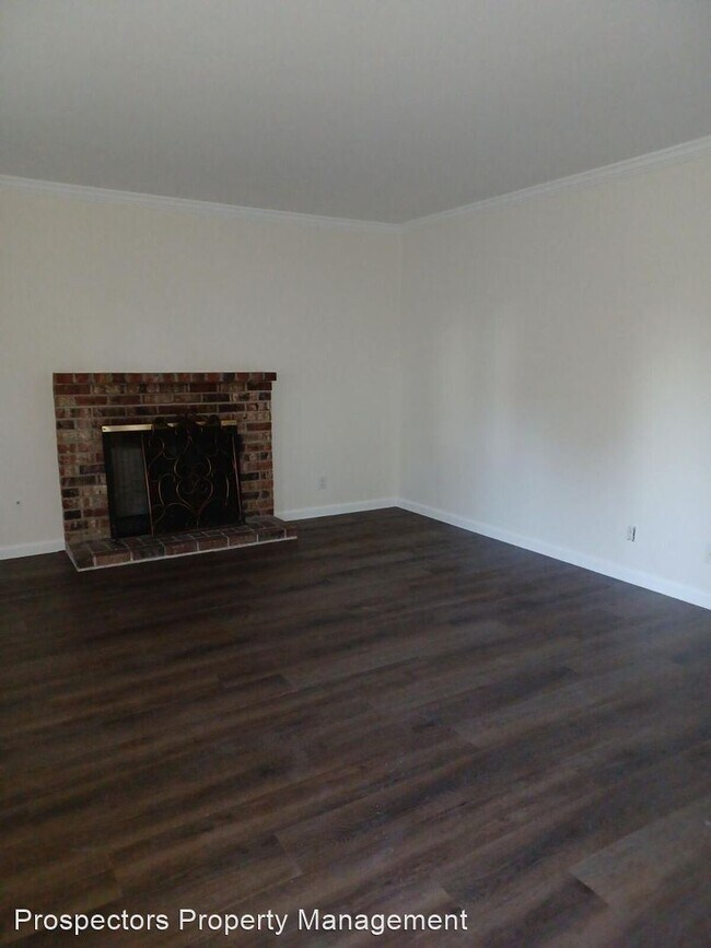 Building Photo - 3 br, 2 bath House - 1372 Mantelli Dr