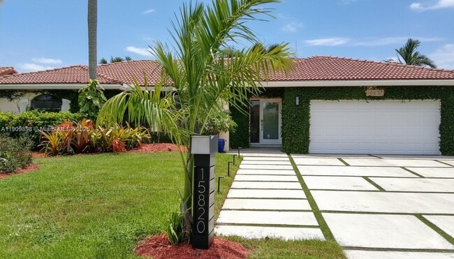 Foto del edificio - 15820 Sedgewyck Cir N