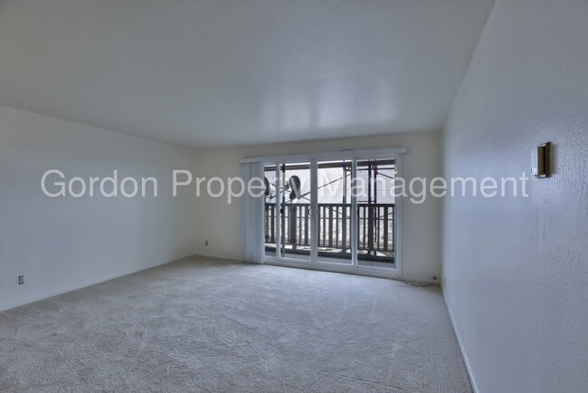 Foto del edificio - 821 Burnett Ave