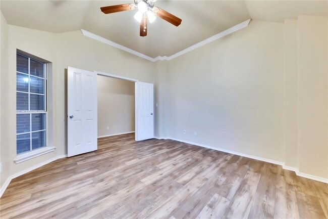 Building Photo - 2204 Grove Dr