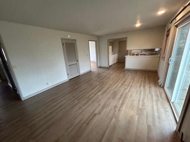 Building Photo - 605 Shadowlawn Pl