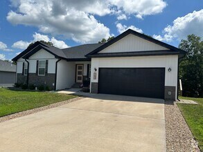 Building Photo - 153 Mesa Dr