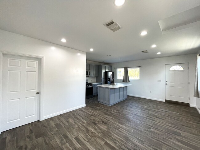 Building Photo - New Price! Modern ADU Rental