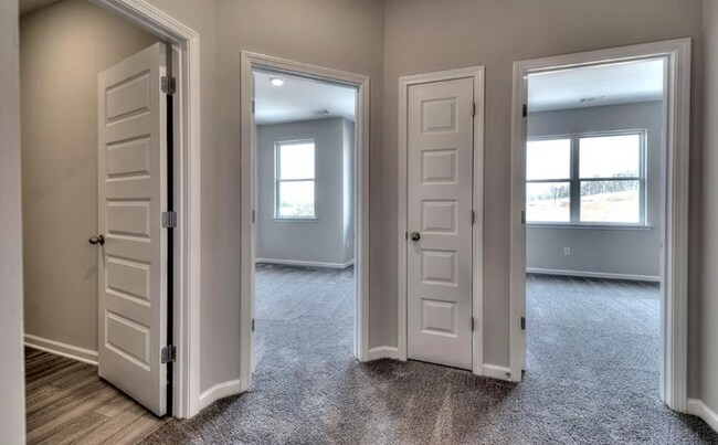 Building Photo - 104 Liberty Bell Dr