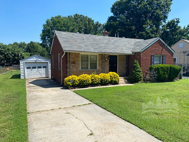 Building Photo - 4714 Bowen Ave