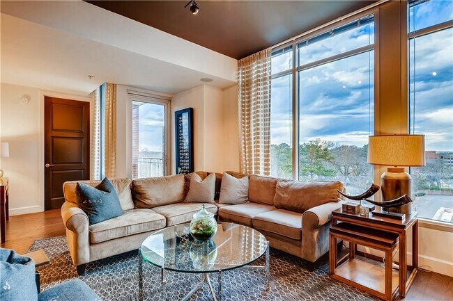 Foto del edificio - 1820 Peachtree Rd NW
