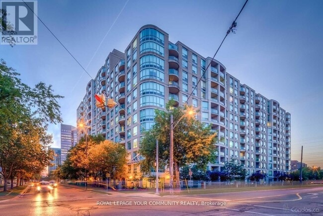 Building Photo - 28-1028 Pemberton Ave