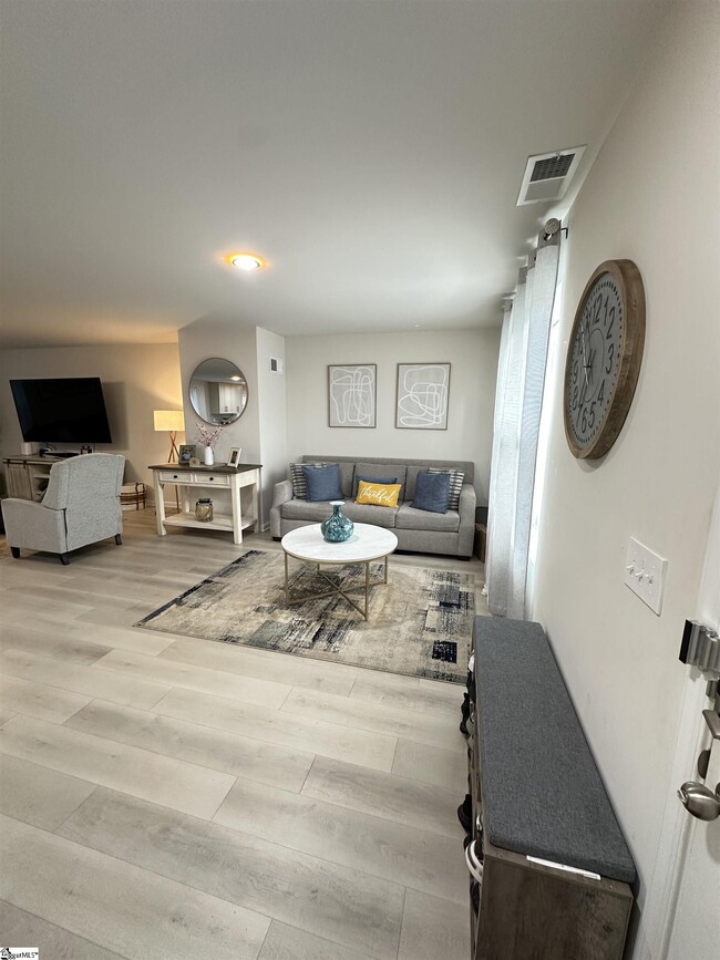 Building Photo - 304 Wyngate Ct