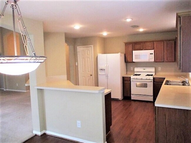 Building Photo - 5542 Poplar Terrace Ln