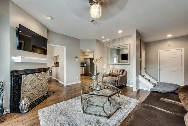 Building Photo - 14400 Montfort Dr