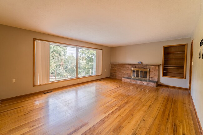 Building Photo - 1611 E 17th Ave