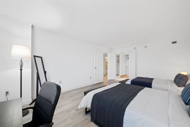 Foto del edificio - 848 Pacific Ave