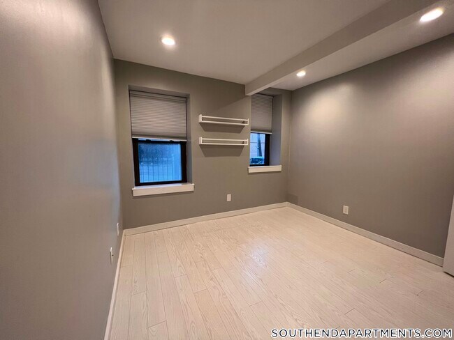 Foto del edificio - 469 Massachusetts Ave