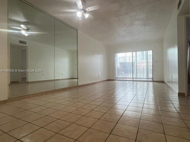 Building Photo - 305 W 68th St