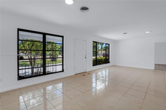 Foto del edificio - 4210 SW 20th St
