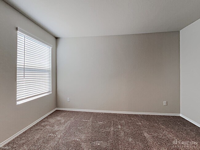Foto del edificio - 7802 Blue Gulf Dr