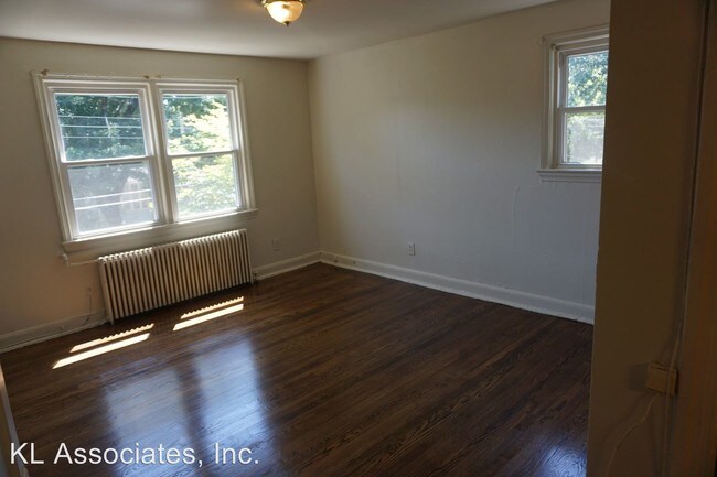 Building Photo - 3306 Dubois Pl SE