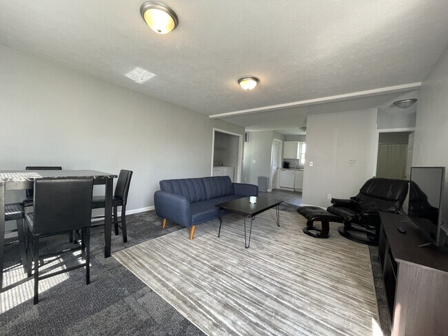 Foto del edificio - 336 Stone Dr