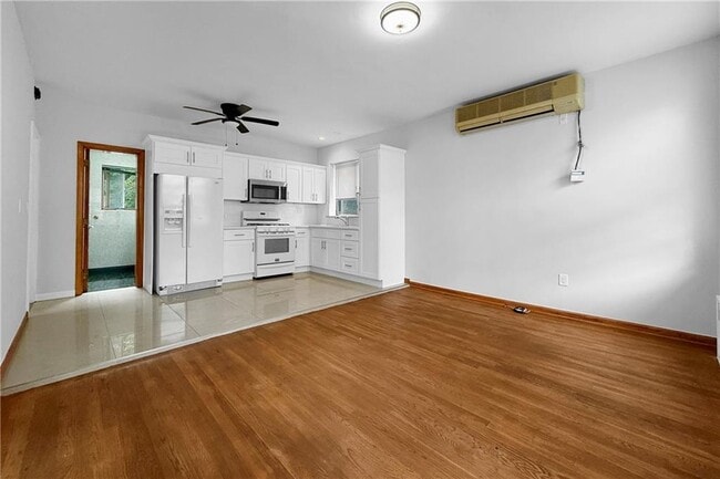 Building Photo - 2166 E 18th St