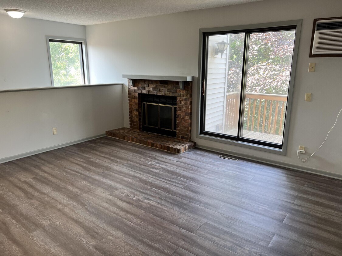 Primary Photo - 2049 Parkside Dr