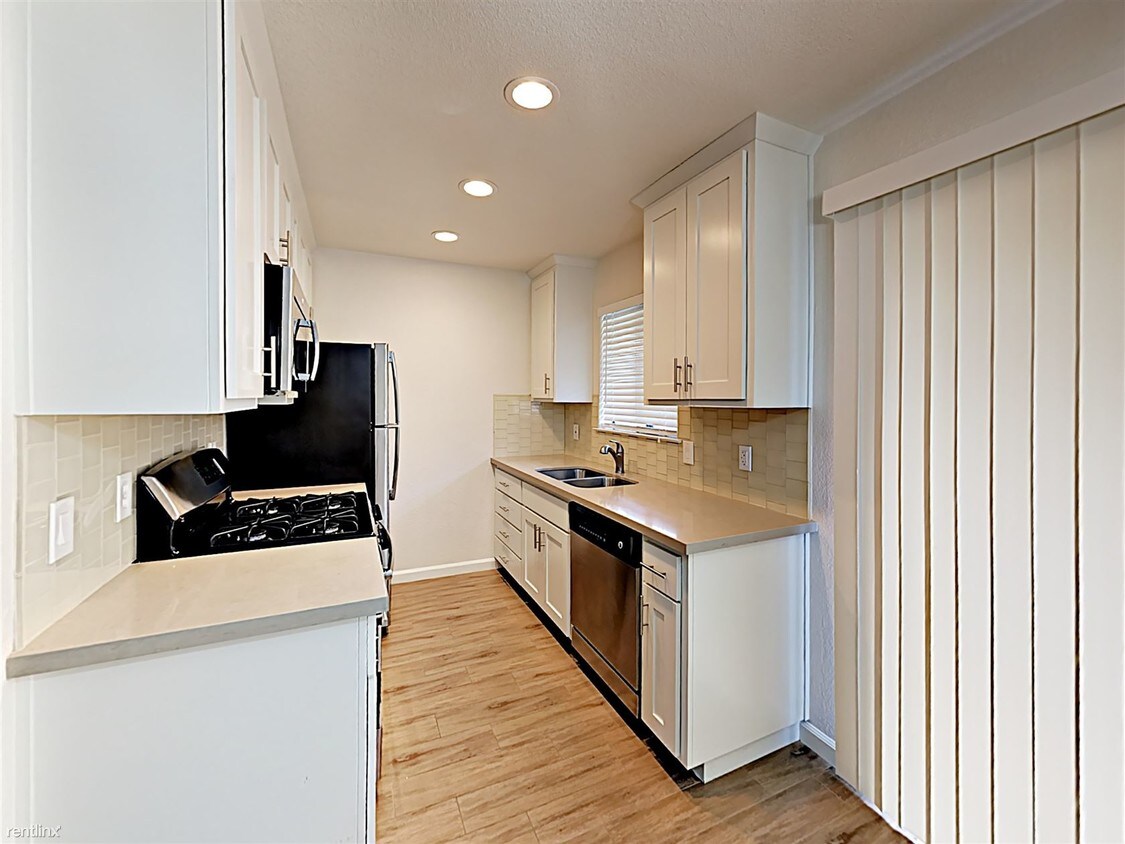 Primary Photo - 2336 Villanova Cir