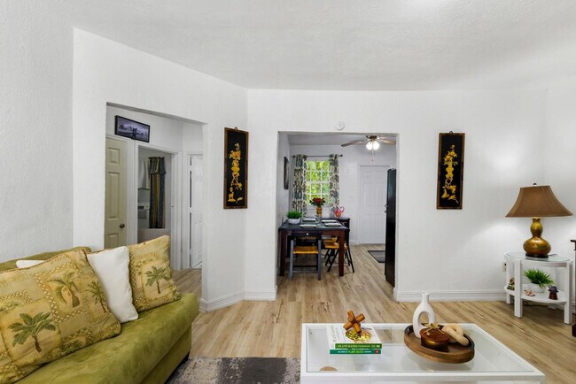Foto del edificio - 680 SW 7th Ave